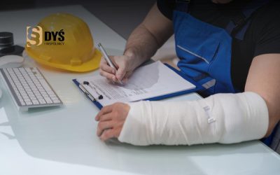 Wypadek przy pracy z winy pracy pracownika – czy należy się odszkodowanie?