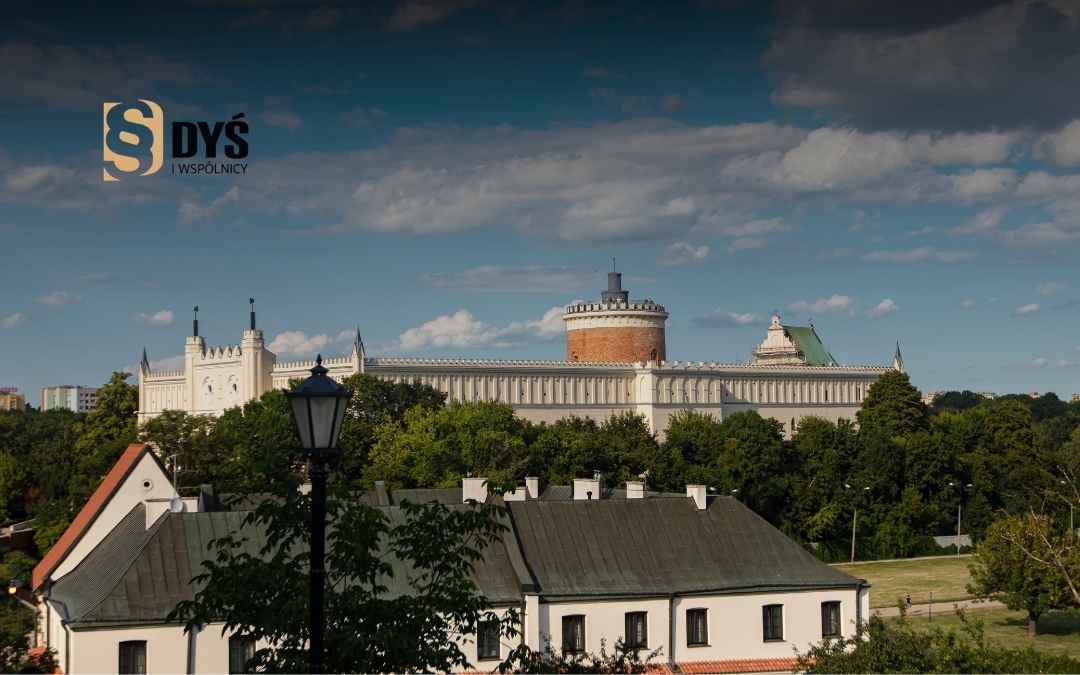 Panorama zamku w Lublinie jako symbol wsparcia prawnego dla mieszkańców Lubelszczyzny.
